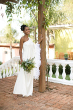 Carregar imagem no visualizador da galeria, Vestido Ombro Só Plumas