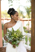 Carregar imagem no visualizador da galeria, Vestido Ombro Só Plumas