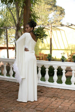 Carregar imagem no visualizador da galeria, Vestido Ombro Só Plumas