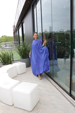Carregar imagem no visualizador da galeria, Kaftan Gardênia Azul Royal
