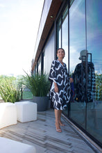 Carregar imagem no visualizador da galeria, Kaftan Slim Midi Preto e Branco