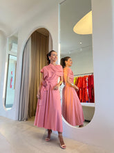 Carregar imagem no visualizador da galeria, Vestido Alice Rosé + Faixa e Flor
