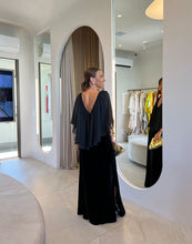 Cargar imagen en el visor de la galería, Vestido Rita Veludo Preto