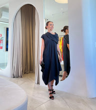 Cargar imagen en el visor de la galería, Vestido Iara com Gola Preto