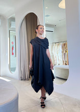 Cargar imagen en el visor de la galería, Vestido Iara com Gola Preto