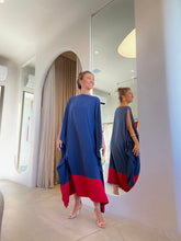 Cargar imagen en el visor de la galería, Kaftan Simplice Mídi Marinho e Vermelho