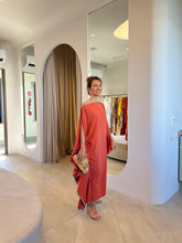 Cargar imagen en el visor de la galería, Kaftan Moldura Midi Terracota e Cinza