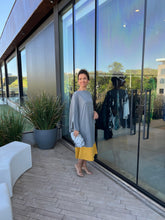 Cargar imagen en el visor de la galería, Kaftan Simplice Mídi Cinza e Amarelo