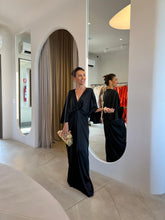 Carregar imagem no visualizador da galeria, Vestido Lívia Preto Acetinado