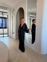 Carregar imagem no visualizador da galeria, Vestido Lívia Preto Acetinado