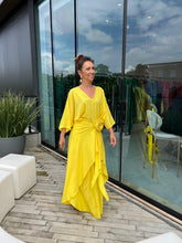 Cargar imagen en el visor de la galería, Kaftan Nó Amarelo + flor