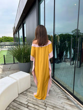 Carregar imagem no visualizador da galeria, Kaftan Dulce Mostarda e Nude