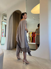 Carregar imagem no visualizador da galeria, Kaftan Simplice Dois Tons Midi Cinza