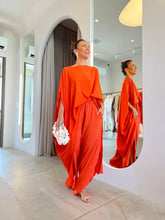 Carregar imagem no visualizador da galeria, Blusa Assimétrica Laranja