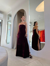 Cargar imagen en el visor de la galería, Vestido Silvia Veludo Bordô