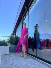 Cargar imagen en el visor de la galería, Vestido Malu Plissado Fúcsia