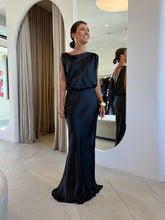 Cargar imagen en el visor de la galería, Vestido Ava Preto