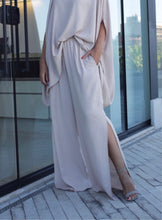 Load image into Gallery viewer, Wide Blue Linen Blouse