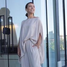 Load image into Gallery viewer, Wide Blue Linen Blouse