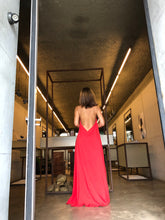 Carregar imagem no visualizador da galeria, Vestido Alessandra com Decote Vermelho
