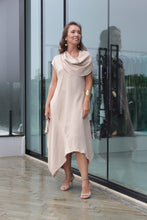 Carregar imagem no visualizador da galeria, Vestido Iara com Gola Nude