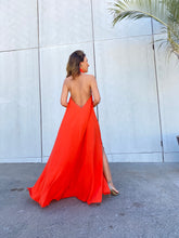 Carregar imagem no visualizador da galeria, Vestido Alessandra com Decote Laranja