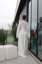 Carregar imagem no visualizador da galeria, Kaftan Helô Branco Linho
