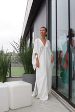 Carregar imagem no visualizador da galeria, Kaftan Helô Branco Linho
