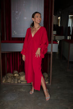 Cargar imagen en el visor de la galería, Kaftan Bufante Lara Midi Vermelho
