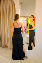 Cargar imagen en el visor de la galería, Vestido Angelina Preto
