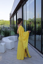 Load image into Gallery viewer, Vestido Karla Estrelícia Amarela
