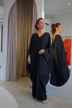 Cargar imagen en el visor de la galería, Kaftan Lavínia Preto
