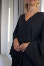 Cargar imagen en el visor de la galería, Kaftan Lavínia Preto
