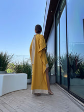 Carregar imagem no visualizador da galeria, Kaftan Samanta Mostarda e Nude
