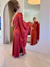 Cargar imagen en el visor de la galería, Vestido Karla Terracota + Flor
