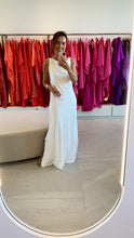Cargar y reproducir el video en el visor de la galería, Vestido Margô Branco
