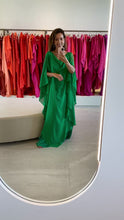 Carregar e reproduzir vídeo no visualizador da galeria, Kaftan Bárbara Verde
