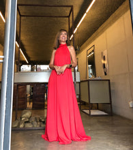 Cargar imagen en el visor de la galería, Vestido Alessandra com Decote Vermelho
